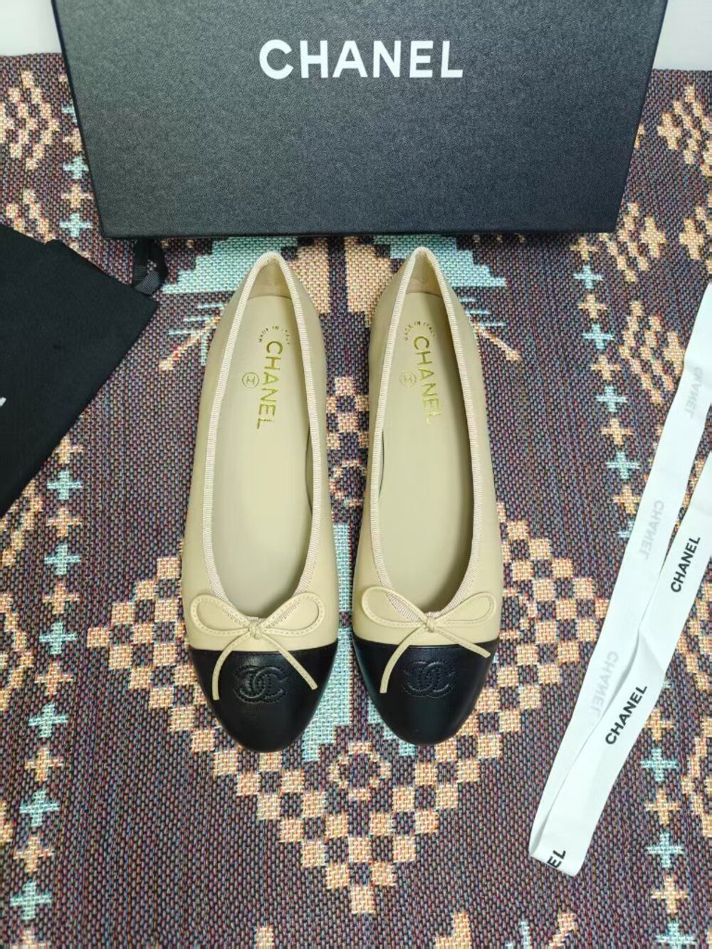 Chanel Two Tone Beige Black Bow Cap Toe Ballet Flats - Picture 2 of 8
